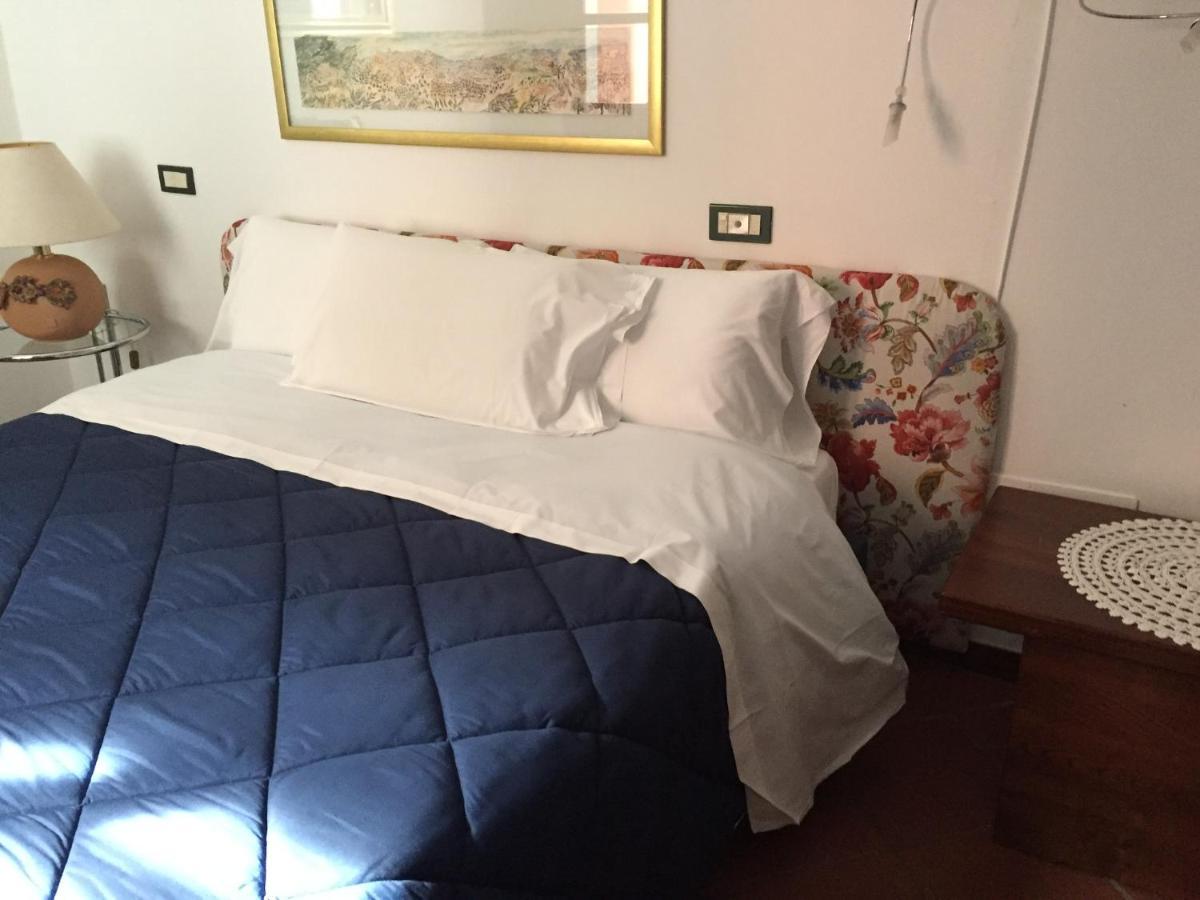 Aliajazz - B&B Hotel - كاستروفيلاري المظهر الخارجي الصورة